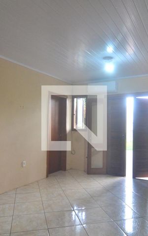 Casa para alugar com 70m², 2 quartos e 2 vagasSala