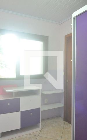 Casa para alugar com 70m², 2 quartos e 2 vagasQuarto 1