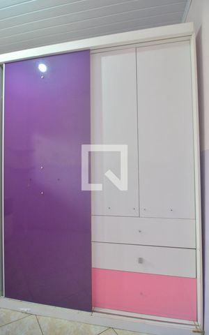 Casa para alugar com 70m², 2 quartos e 2 vagasQuarto 1