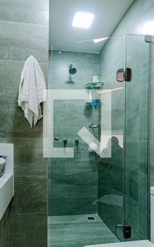 Apartamento para alugar com 80m², 2 quartos e 1 vaga Apartamento para alugar com 80m², 2 quartos e 1 vagaBanheiro do Quarto 2