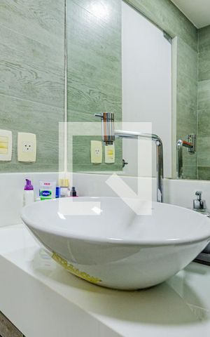 Apartamento para alugar com 80m², 2 quartos e 1 vaga Apartamento para alugar com 80m², 2 quartos e 1 vagaBanheiro do Quarto 2