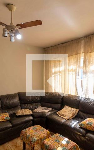 Casa à venda com 225m², 4 quartos e 2 vagas Casa à venda com 225m², 4 quartos e 2 vagasCasa 1 - Sala