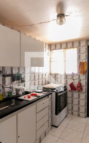 Casa à venda com 360m², 4 quartos e 4 vagas Casa à venda com 360m², 4 quartos e 4 vagasCozinha e Área de Serviço