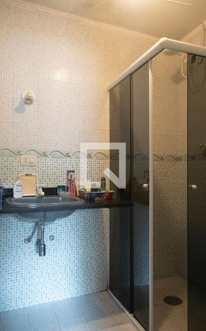 Casa à venda com 248m², 4 quartos e 2 vagas Casa à venda com 248m², 4 quartos e 2 vagasBanheiro Quarto 1