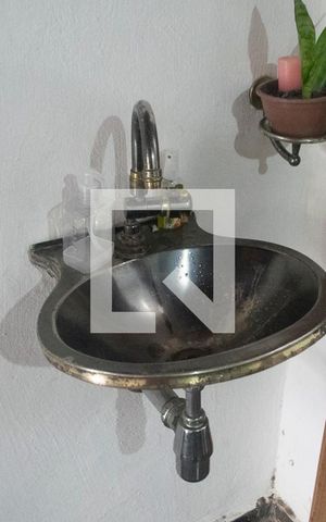 Casa à venda com 248m², 4 quartos e 2 vagas Casa à venda com 248m², 4 quartos e 2 vagasLavabo