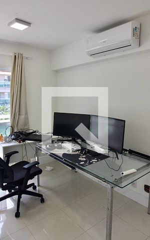 Apartamento à venda com 77m², 2 quartos e 2 vagas Apartamento à venda com 77m², 2 quartos e 2 vagas Suíte