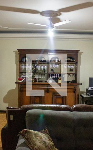 Casa à venda com 528m², 6 quartos e 3 vagas Casa à venda com 528m², 6 quartos e 3 vagasSala 2