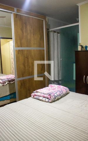 Casa à venda com 528m², 6 quartos e 3 vagas Casa à venda com 528m², 6 quartos e 3 vagasQuarto 1