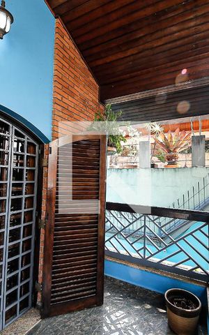 Casa à venda com 390m², 4 quartos e 5 vagas Casa à venda com 390m², 4 quartos e 5 vagasVaranda Suite 4