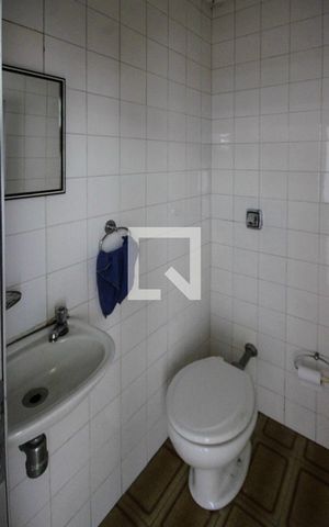 Casa à venda com 80m², 2 quartos e 2 vagas Casa à venda com 80m², 2 quartos e 2 vagasBanheiro de serviço