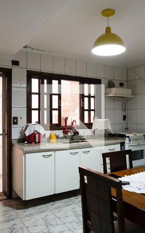 Casa à venda com 98m², 2 quartos e 1 vagaCozinha