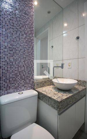 Apartamento para alugar com 70m², 3 quartos e 2 vagasBanheiro Social