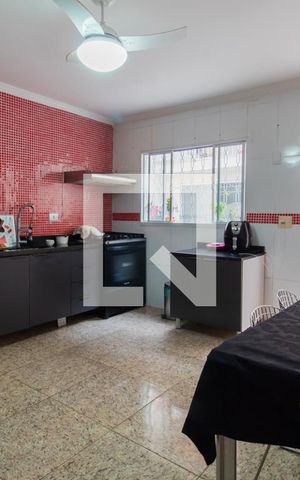 Casa para alugar com 120m², 3 quartos e 2 vagas Casa para alugar com 120m², 3 quartos e 2 vagasCozinha