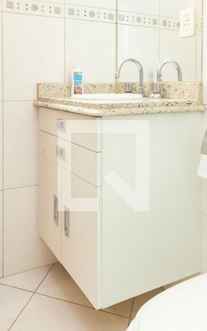 Casa à venda com 168m², 3 quartos e 4 vagas Casa à venda com 168m², 3 quartos e 4 vagasBanheiro da Suíte 2