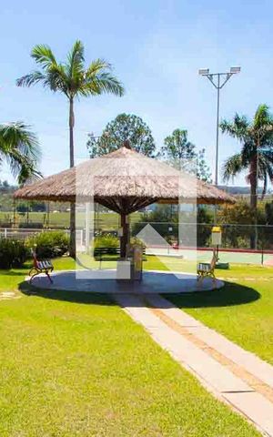 Casa de condomínio à venda com 208m², 4 quartos e 5 vagas Casa de condomínio à venda com 208m², 4 quartos e 5 vagasÁrea comum