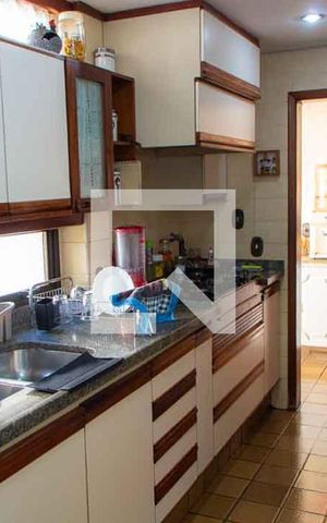 Casa de condomínio à venda com 208m², 4 quartos e 5 vagas Casa de condomínio à venda com 208m², 4 quartos e 5 vagasCozinha
