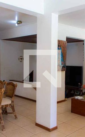 Casa de condomínio à venda com 208m², 4 quartos e 5 vagas Casa de condomínio à venda com 208m², 4 quartos e 5 vagasSala de Jantar