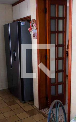 Casa de condomínio à venda com 208m², 4 quartos e 5 vagas Casa de condomínio à venda com 208m², 4 quartos e 5 vagasCozinha