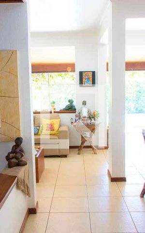 Casa de condomínio à venda com 208m², 4 quartos e 5 vagas Casa de condomínio à venda com 208m², 4 quartos e 5 vagasSala