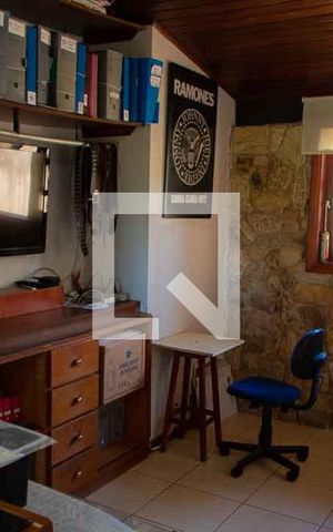 Casa de condomínio à venda com 208m², 4 quartos e 5 vagas Casa de condomínio à venda com 208m², 4 quartos e 5 vagasEscritório