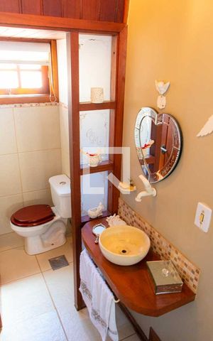 Casa de condomínio à venda com 208m², 4 quartos e 5 vagas Casa de condomínio à venda com 208m², 4 quartos e 5 vagasLavabo