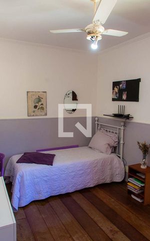 Casa de condomínio à venda com 208m², 4 quartos e 5 vagas Casa de condomínio à venda com 208m², 4 quartos e 5 vagasQuarto 2