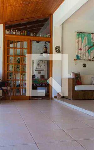 Casa de condomínio à venda com 208m², 4 quartos e 5 vagas Casa de condomínio à venda com 208m², 4 quartos e 5 vagasÁrea Gourmet