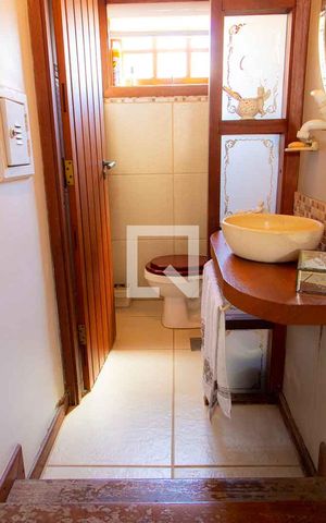 Casa de condomínio à venda com 208m², 4 quartos e 5 vagas Casa de condomínio à venda com 208m², 4 quartos e 5 vagasLavabo