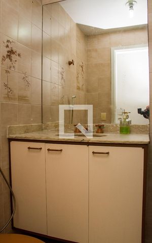 Apartamento à venda com 200m², 4 quartos e 2 vagasBanheiro Social