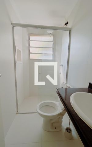 Apartamento à venda com 50m², 2 quartos e 1 vaga Apartamento à venda com 50m², 2 quartos e 1 vagaBanheiro
