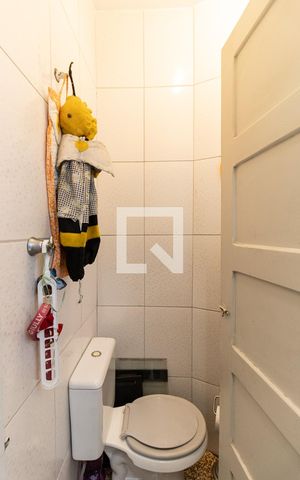 Apartamento para alugar com 110m², 3 quartos e sem vaga Apartamento para alugar com 110m², 3 quartos e sem vagaBanheiro de Serviço