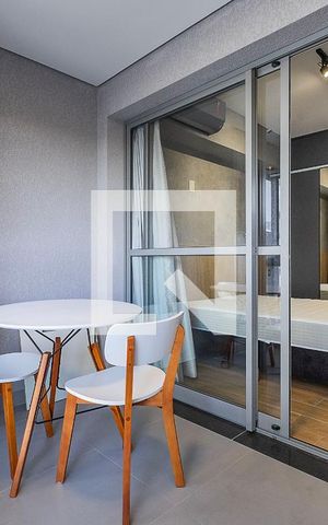 Studio para alugar com 30m², 1 quarto e sem vaga Studio para alugar com 30m², 1 quarto e sem vagaVaranda