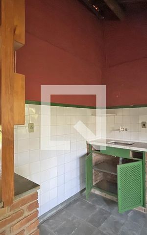 Casa à venda com 130m², 2 quartos e 5 vagas Casa à venda com 130m², 2 quartos e 5 vagasÁrea de Serviço