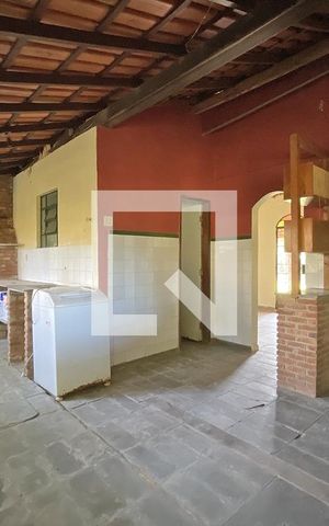 Casa à venda com 130m², 2 quartos e 5 vagas Casa à venda com 130m², 2 quartos e 5 vagasÁrea de Serviço