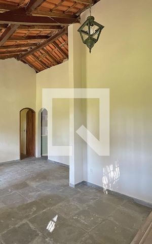 Casa à venda com 130m², 2 quartos e 5 vagas Casa à venda com 130m², 2 quartos e 5 vagasSala