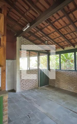 Casa à venda com 130m², 2 quartos e 5 vagas Casa à venda com 130m², 2 quartos e 5 vagasÁrea de Serviço
