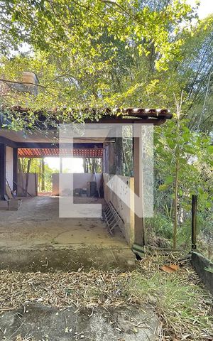 Casa à venda com 130m², 2 quartos e 5 vagas Casa à venda com 130m², 2 quartos e 5 vagasGaragem