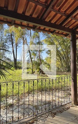 Casa à venda com 130m², 2 quartos e 5 vagas Casa à venda com 130m², 2 quartos e 5 vagasvaranda