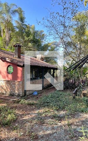 Casa à venda com 130m², 2 quartos e 5 vagas Casa à venda com 130m², 2 quartos e 5 vagasFachada