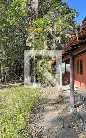 Casa à venda com 130m², 2 quartos e 5 vagas Casa à venda com 130m², 2 quartos e 5 vagasQuintal