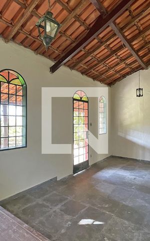 Casa à venda com 130m², 2 quartos e 5 vagas Casa à venda com 130m², 2 quartos e 5 vagasSala