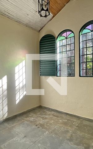 Casa à venda com 130m², 2 quartos e 5 vagas Casa à venda com 130m², 2 quartos e 5 vagasSala