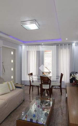 Casa à venda com 105m², 2 quartos e 2 vagasSala