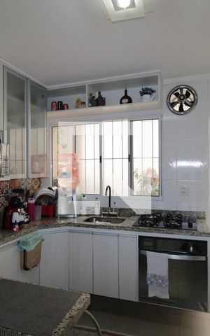 Casa à venda com 105m², 2 quartos e 2 vagasCozinha