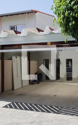 Casa à venda com 105m², 2 quartos e 2 vagasFachada
