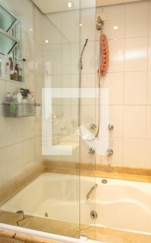 Apartamento à venda com 113m², 3 quartos e 1 vaga Apartamento à venda com 113m², 3 quartos e 1 vagaBanheiro do Quarto 2