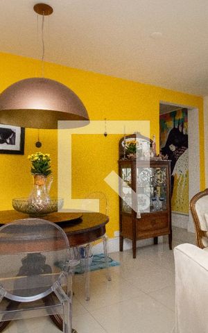 Apartamento à venda com 113m², 3 quartos e 1 vaga Apartamento à venda com 113m², 3 quartos e 1 vagaSala