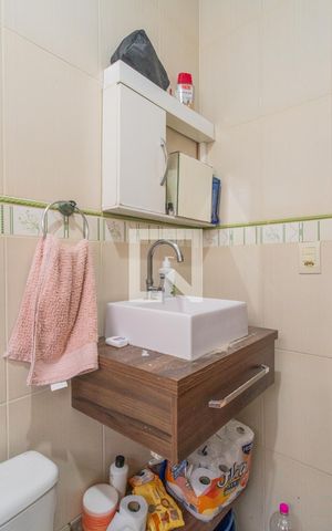 Casa à venda com 50m², 2 quartos e sem vaga Casa à venda com 50m², 2 quartos e sem vagaBanheiro