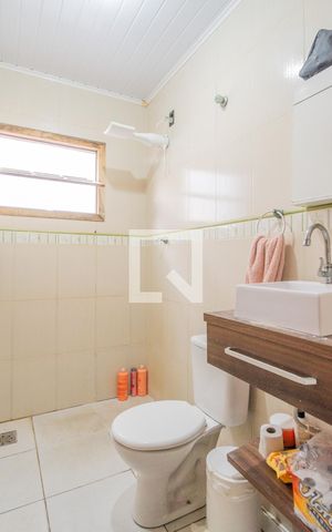 Casa à venda com 50m², 2 quartos e sem vaga Casa à venda com 50m², 2 quartos e sem vagaBanheiro