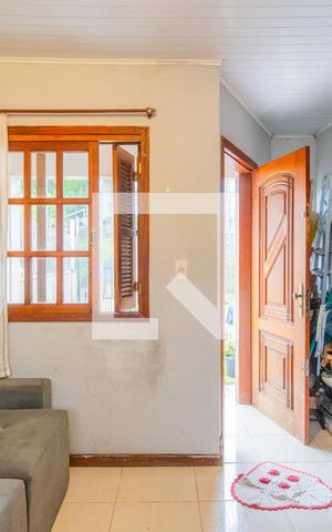 Casa à venda com 50m², 2 quartos e sem vaga Casa à venda com 50m², 2 quartos e sem vagaSala